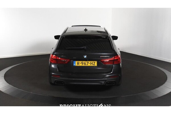 BMW M550d xDrive 5 Serie High Executive 399pk 2019 5-Serie, R-967-HZ