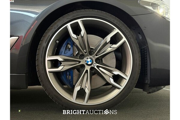 BMW M550d xDrive 5 Serie High Executive 399pk 2019 5-Serie, R-967-HZ