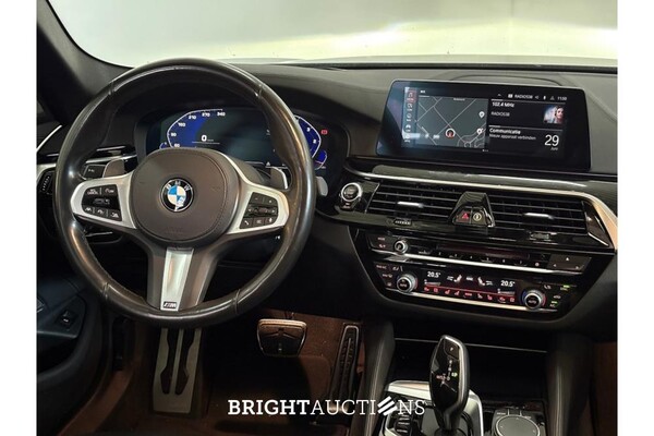 BMW M550d xDrive 5 Serie High Executive 399pk 2019 5-Serie, R-967-HZ
