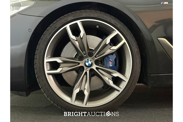 BMW M550d xDrive 5 Serie High Executive 399pk 2019 5-Serie, R-967-HZ