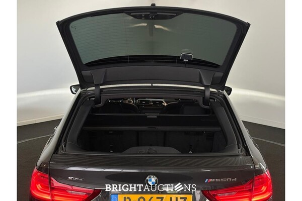 BMW M550d xDrive 5 Serie High Executive 399pk 2019 5-Serie, R-967-HZ