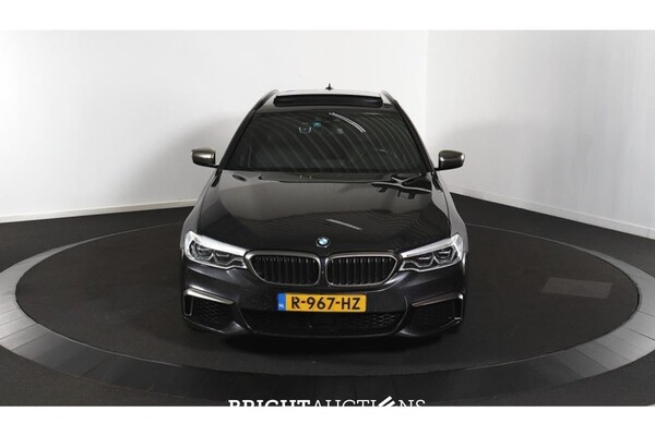 BMW M550d xDrive 5 Serie High Executive 399pk 2019 5-Serie, R-967-HZ
