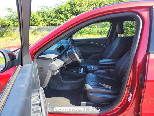 Ford Mustang Mach-E Extended AWD 98 kWh 351pk 2021 (Origineel-NL), N-350-TJ