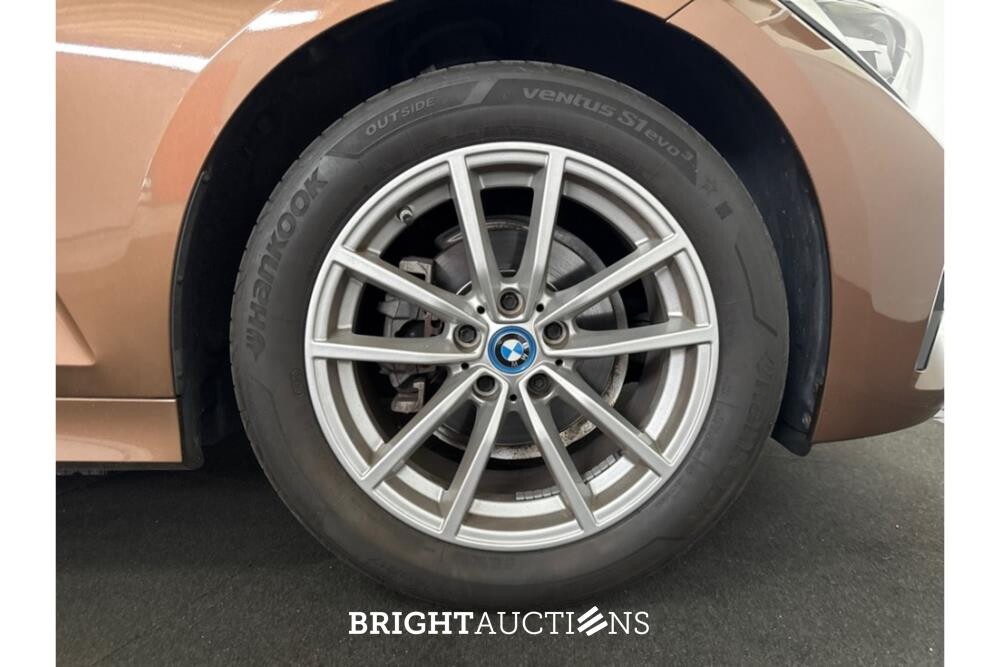 BMW 318d Executive Edition 149pk 2020 (Origineel-NL) 3-Serie, H-646-LJ