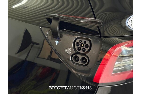 Tesla Model Y Long Range AWD 75 kWh 2023 (Origineel-NL), S-889-XH