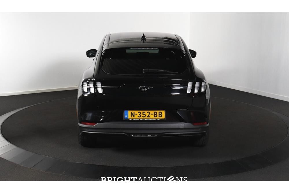 Ford Mustang RWD 75 kWh 2021 (Origineel-NL), N-352-BB