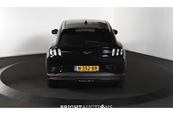 Ford Mustang RWD 75 kWh 2021 (Origineel-NL), N-352-BB