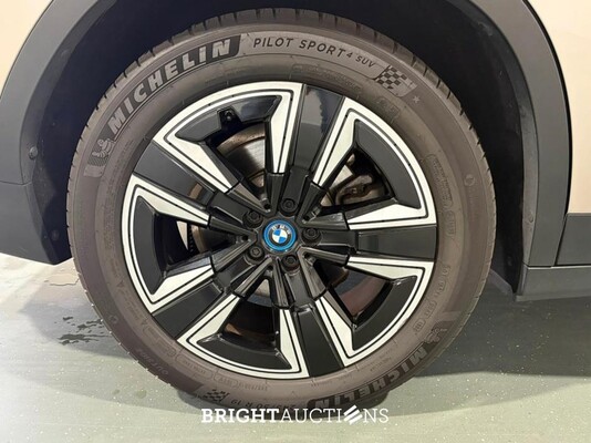 BMW iX3 Executive 80 kWh 286pk 2021 (Origineel-NL), L-550-KG