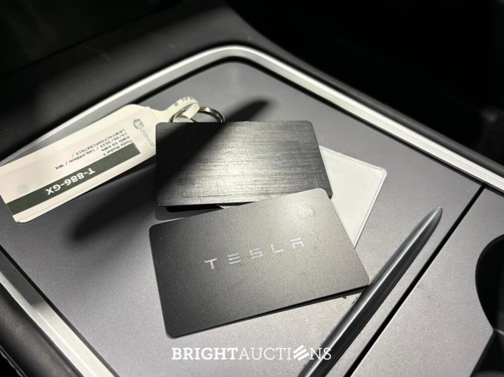 Tesla Model Y RWD 58 kWh 238pk 2023 (Origineel-NL), T-886-GX