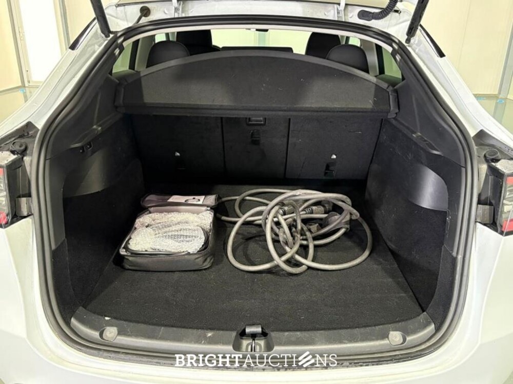 Tesla Model Y RWD 58 kWh 238pk 2023 (Origineel-NL), T-886-GX
