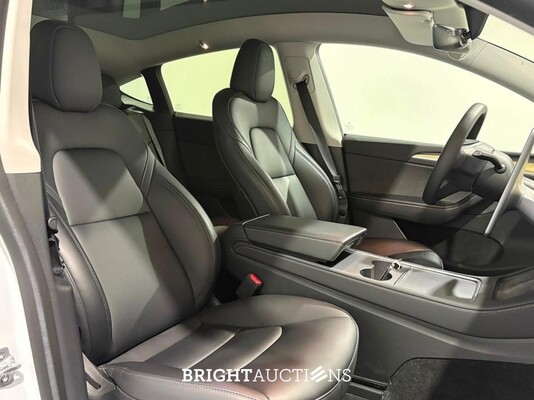 Tesla Model Y RWD 58 kWh 238pk 2023 (Origineel-NL), T-886-GX