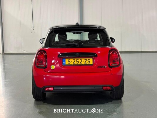 MINI Mini Camden Go Edition 33 kWh 184pk 2023 (Origineel-NL), S-252-ZS