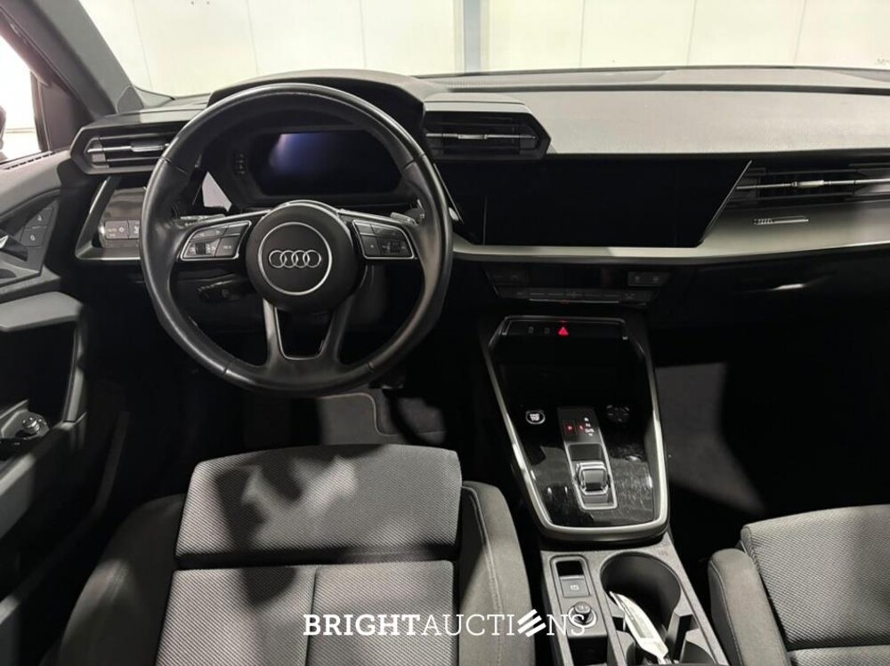 Audi A3 Limousine 30 Business edition TFSI 110pk 2021 (Origineel-NL), L-203-KD