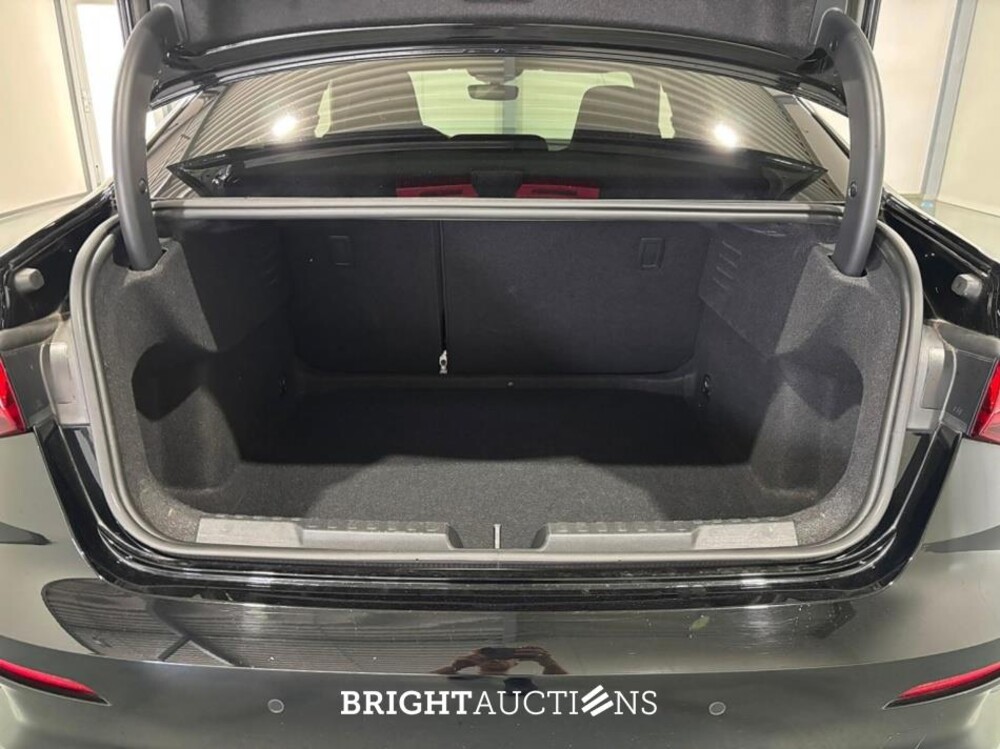 Audi A3 Limousine 30 Business edition TFSI 110pk 2021 (Origineel-NL), L-203-KD
