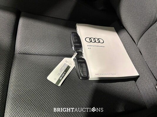Audi A3 Limousine 30 Business edition TFSI 110pk 2021 (Origineel-NL), L-203-KD