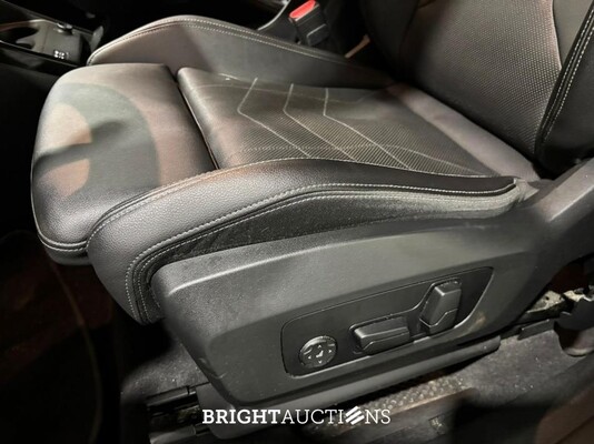 BMW 218i Active Tourer 136pk 2023 (Origineel-NL) 2-Serie, T-892-GB
