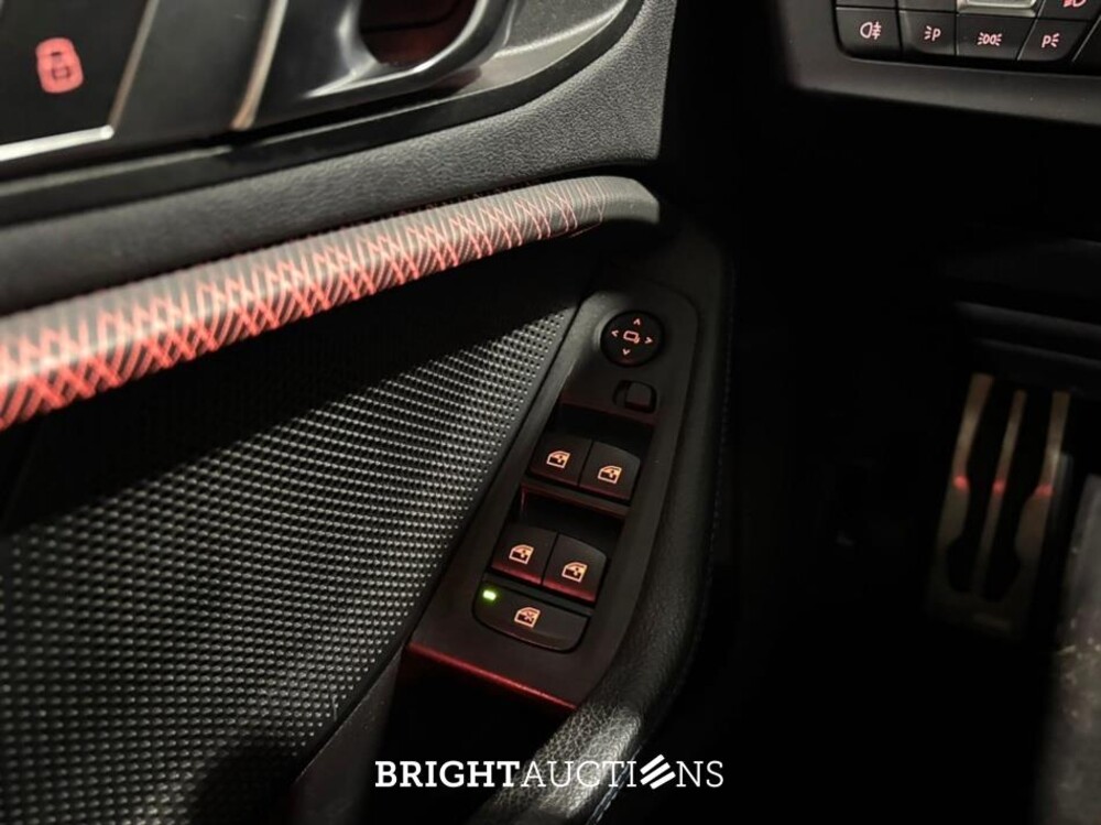 BMW 118i 1-serie Business Edition Plus M-pakket 136pk 2021 (Origineel-NL) 1-Serie, L-176-BB