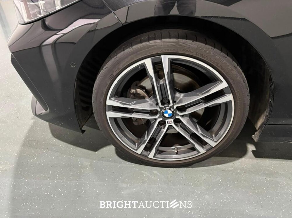 BMW 118i 1-serie Business Edition Plus M-pakket 136pk 2021 (Origineel-NL) 1-Serie, L-176-BB