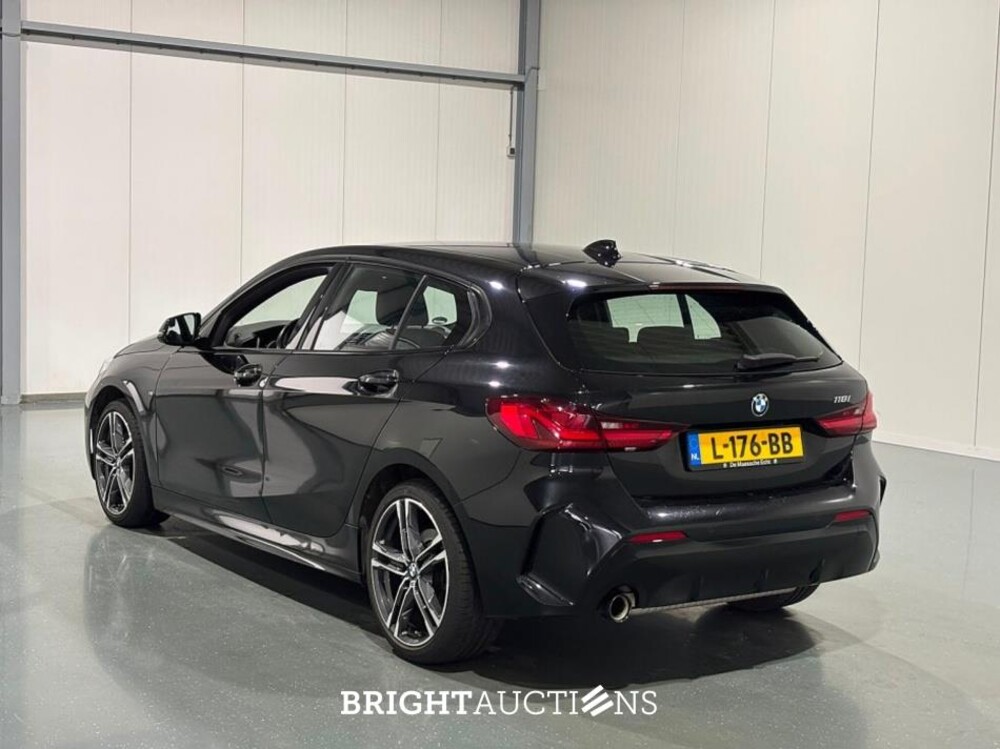BMW 118i 1-serie Business Edition Plus M-pakket 136pk 2021 (Origineel-NL) 1-Serie, L-176-BB
