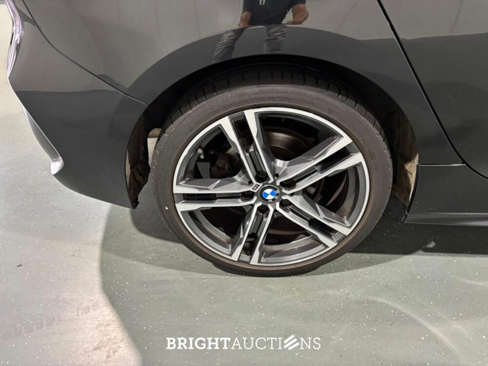 BMW 118i 1-serie Business Edition Plus M-pakket 136pk 2021 (Origineel-NL) 1-Serie, L-176-BB
