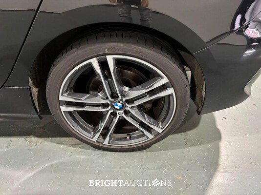BMW 118i 1-serie Business Edition Plus M-pakket 136pk 2021 (Origineel-NL) 1-Serie, L-176-BB