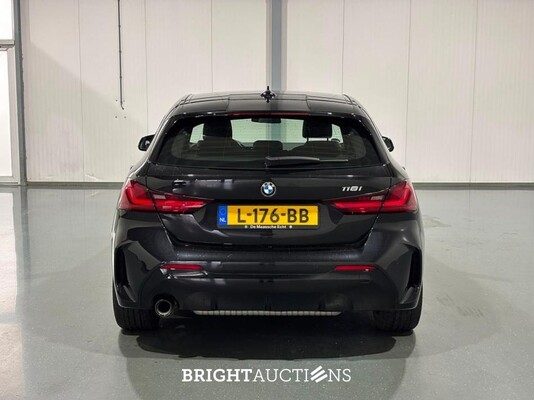 BMW 118i 1-serie Business Edition Plus M-pakket 136pk 2021 (Origineel-NL) 1-Serie, L-176-BB