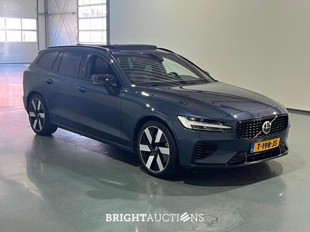 Volvo V60 T6 Plug-in Hybrid Plus Dark 2.0 AWD 398pk 2023 (Origineel-NL), T-198-JS