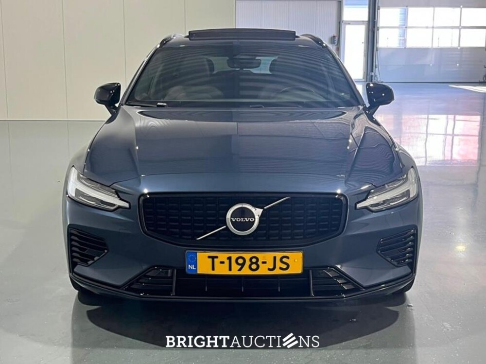 Volvo V60 T6 Plug-in Hybrid Plus Dark 2.0 AWD 398pk 2023 (Origineel-NL), T-198-JS