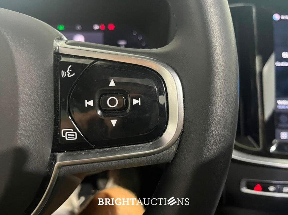 Volvo V60 T6 Plug-in Hybrid Plus Dark 2.0 AWD 398pk 2023 (Origineel-NL), T-198-JS