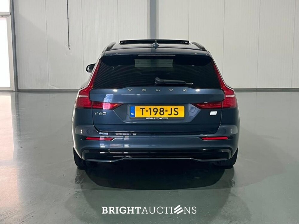 Volvo V60 T6 Plug-in Hybrid Plus Dark 2.0 AWD 398pk 2023 (Origineel-NL), T-198-JS