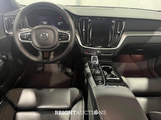 Volvo V60 T6 Plug-in Hybrid Plus Dark 2.0 AWD 398pk 2023 (Origineel-NL), T-198-JS