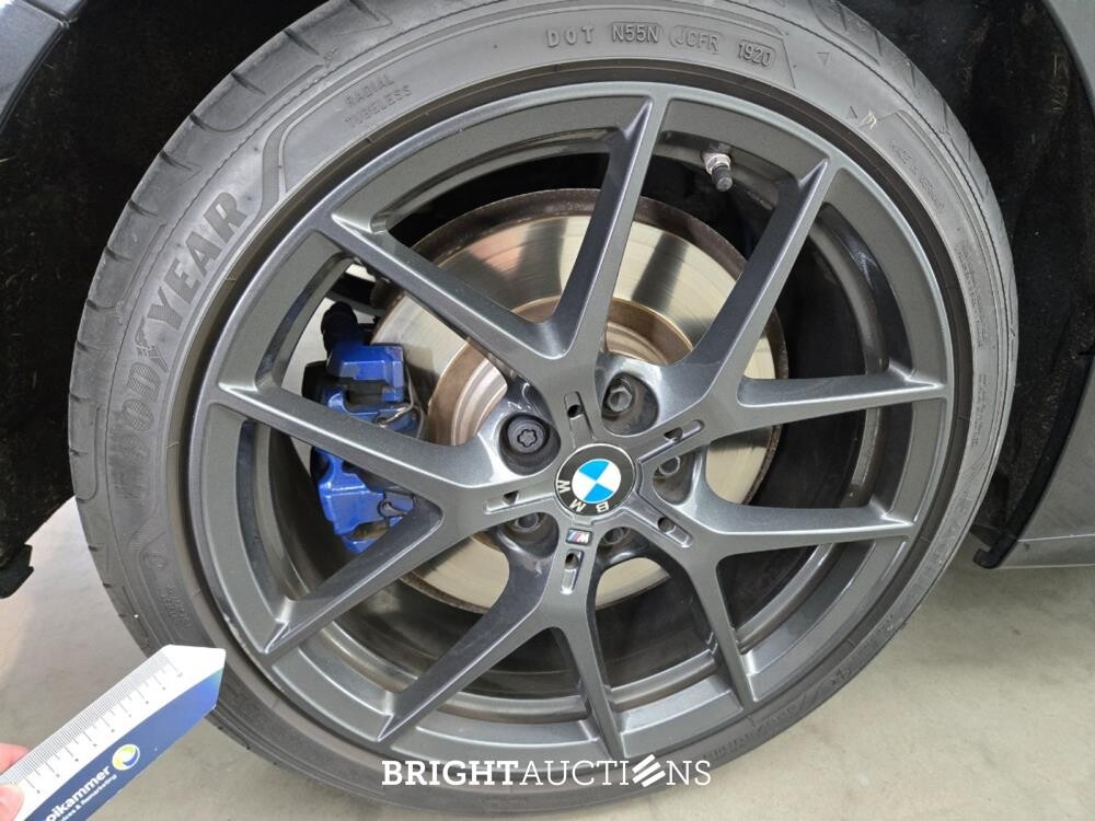 BMW M135i xDrive 1-serie High Executive 306pk 2020 1-Serie, K-121-DN