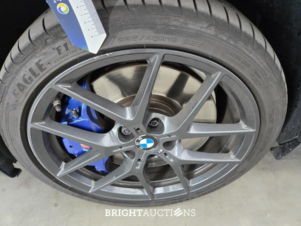 BMW M135i xDrive 1-serie High Executive 306pk 2020 1-Serie, K-121-DN