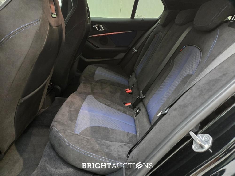 BMW M135i xDrive 1-serie High Executive 306pk 2020 1-Serie, K-121-DN