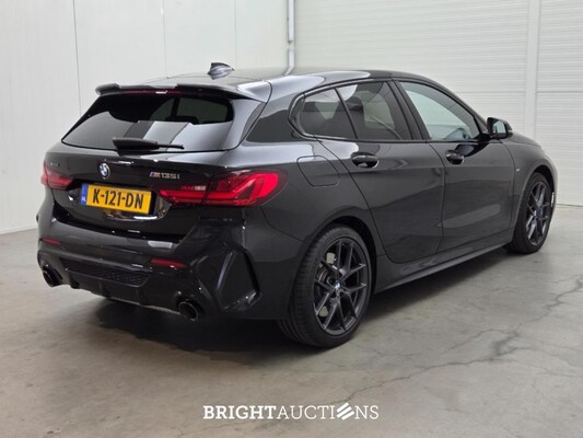 BMW M135i xDrive 1-serie High Executive 306pk 2020 1-Serie, K-121-DN