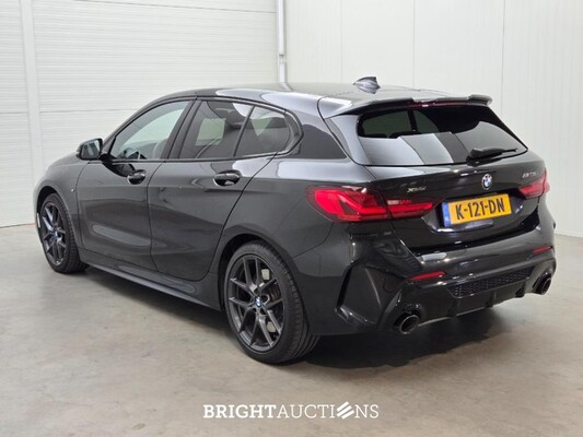 BMW M135i xDrive 1-serie High Executive 306pk 2020 1-Serie, K-121-DN