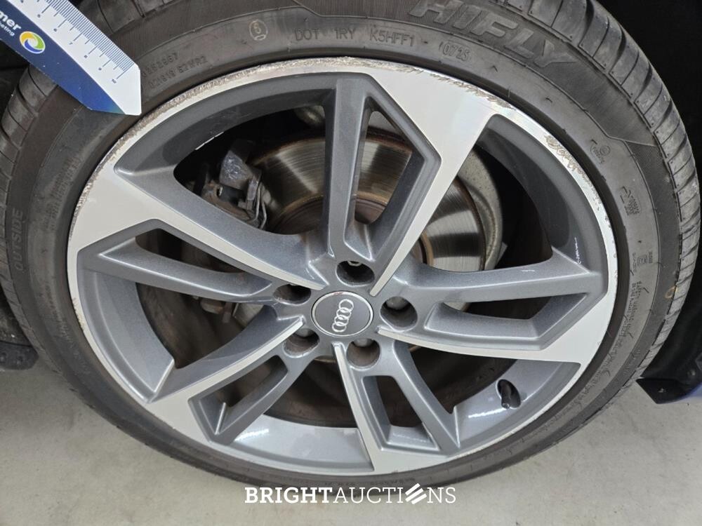 Audi A4 Avant 2.0 TDI 150pk 2018, R-746-DX