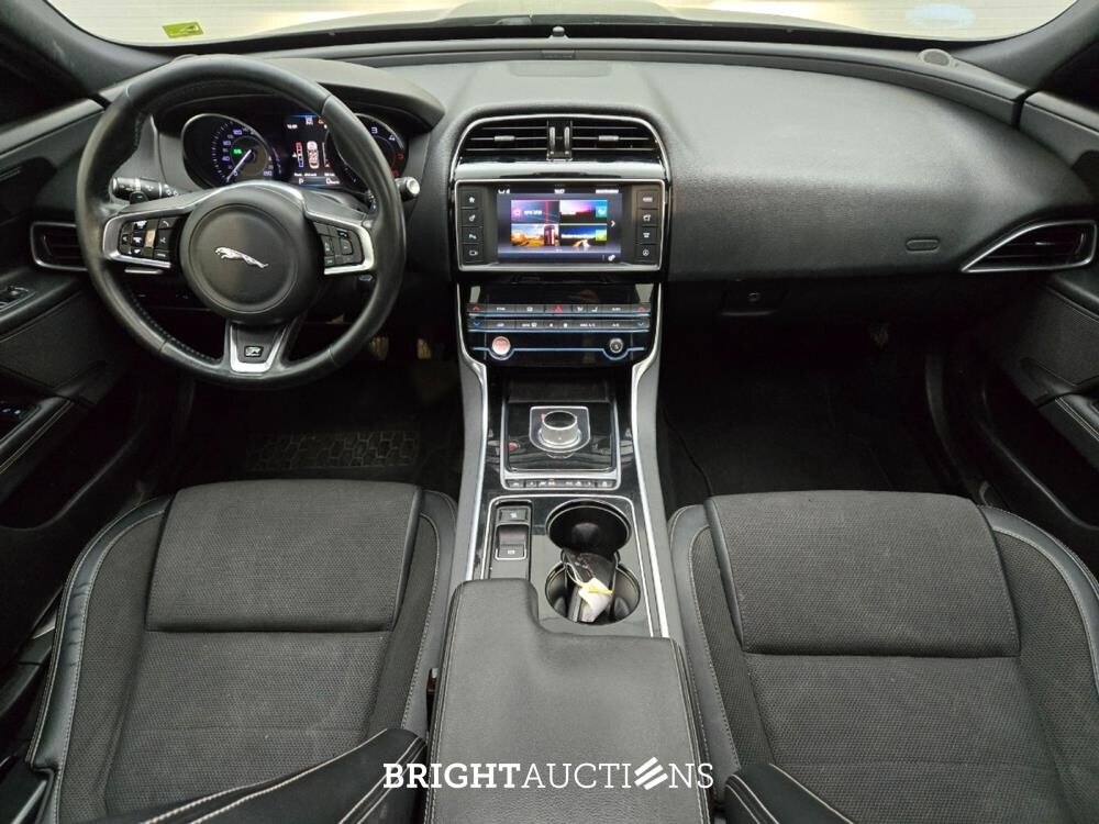 Jaguar XE D Portfolio 2.0 163pk 2015 (Origineel-NL), HV-351-R