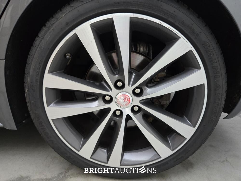 Jaguar XE D Portfolio 2.0 163pk 2015 (Origineel-NL), HV-351-R