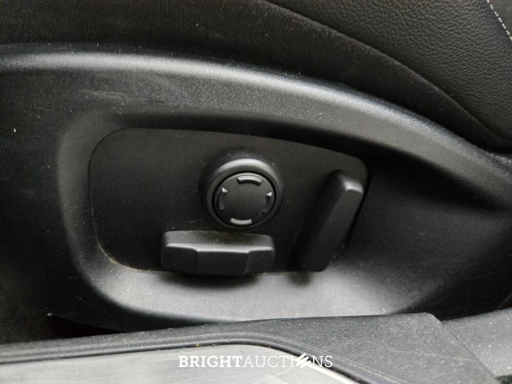 Jaguar XE D Portfolio 2.0 163pk 2015 (Origineel-NL), HV-351-R
