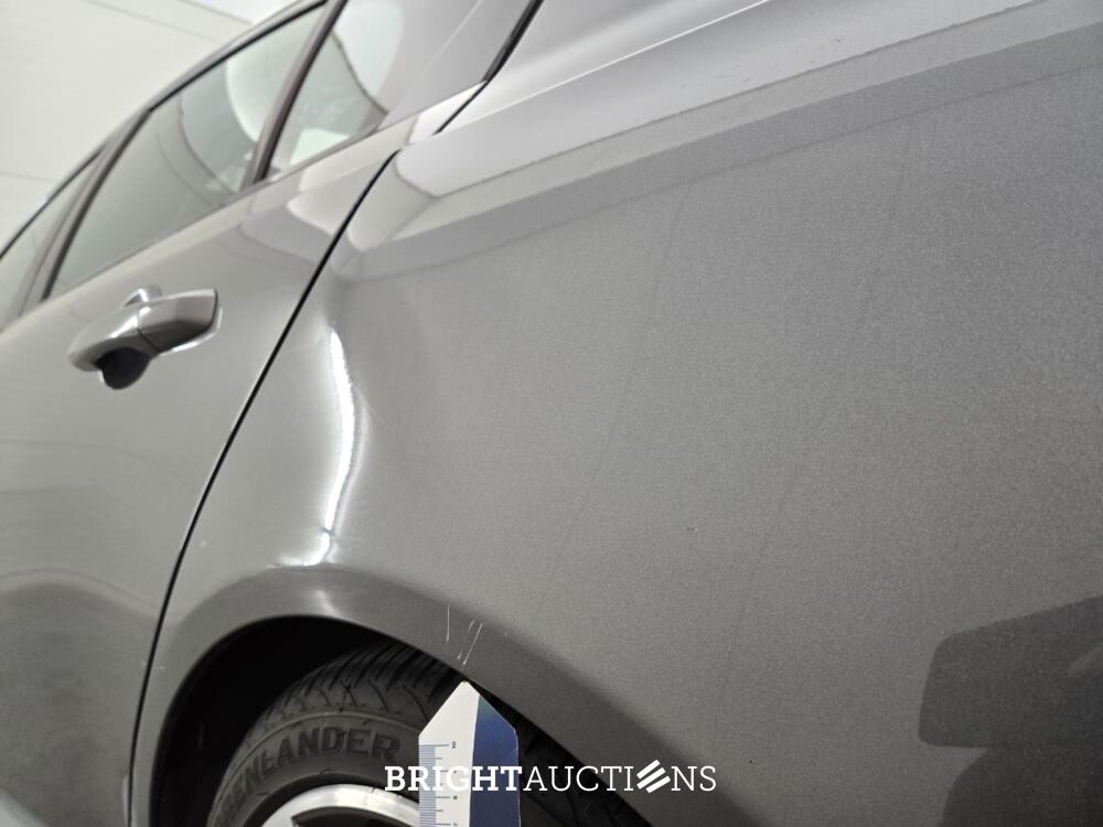Jaguar XE D Portfolio 2.0 163pk 2015 (Origineel-NL), HV-351-R