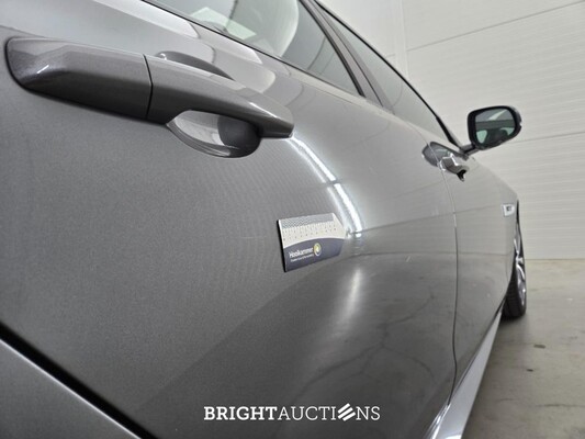 Jaguar XE D Portfolio 2.0 163pk 2015 (Origineel-NL), HV-351-R