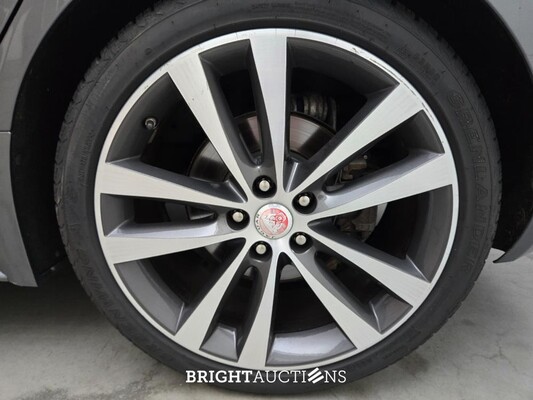 Jaguar XE D Portfolio 2.0 163pk 2015 (Origineel-NL), HV-351-R