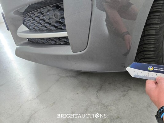 Jaguar XE D Portfolio 2.0 163pk 2015 (Origineel-NL), HV-351-R