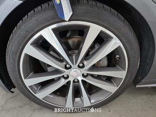 Jaguar XE D Portfolio 2.0 163pk 2015 (Origineel-NL), HV-351-R