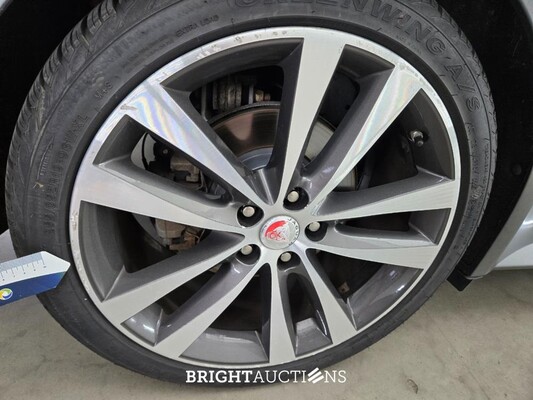 Jaguar XE D Portfolio 2.0 163pk 2015 (Origineel-NL), HV-351-R