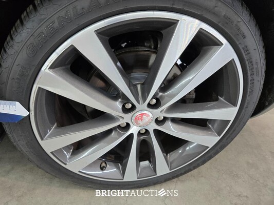 Jaguar XE D Portfolio 2.0 163pk 2015 (Origineel-NL), HV-351-R