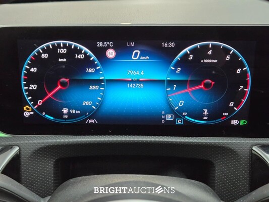 Mercedes-Benz A220 Premium Plus 190pk 2019 A-klasse, T-732-JB