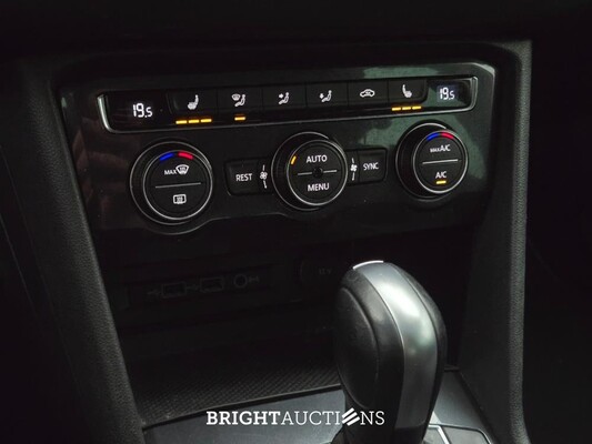 Volkswagen Tiguan ACT Highline Business R 1.5 TSI 150pk 2019, N-374-LX