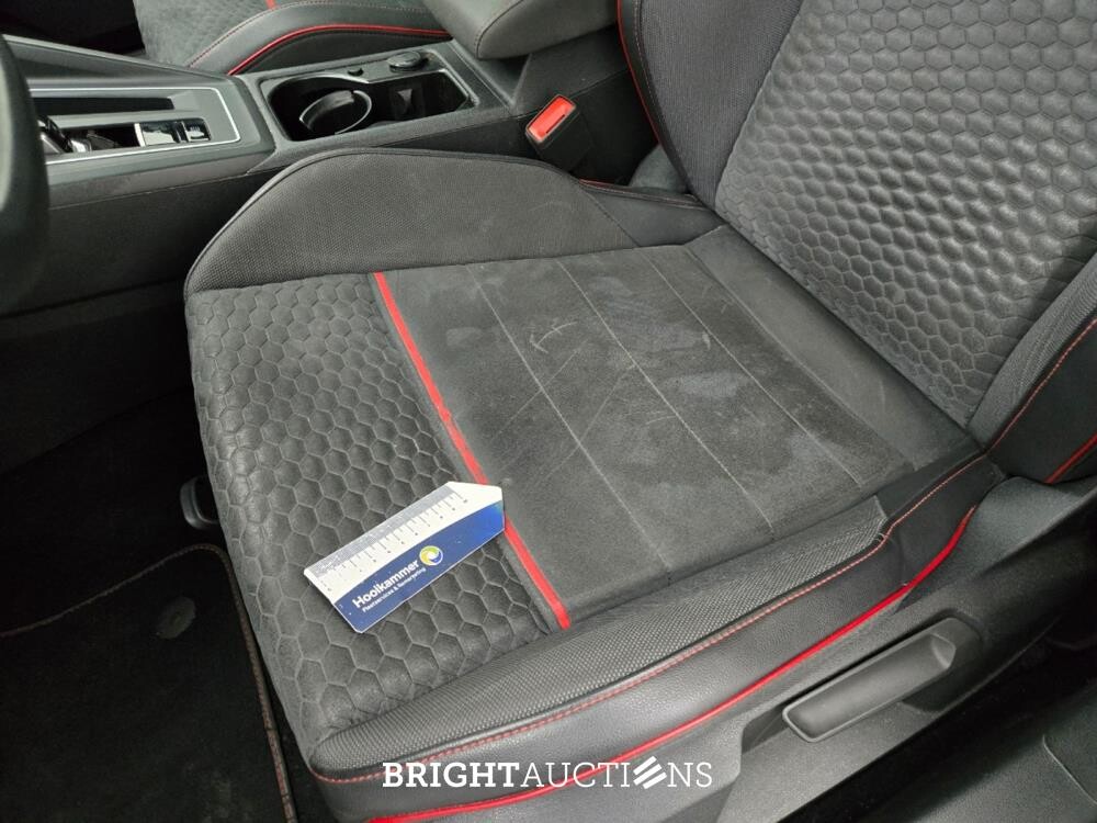 Volkswagen Golf GTI 45 Jahre Edition 2.0 TSI 301pk 2022, T-520-ZK